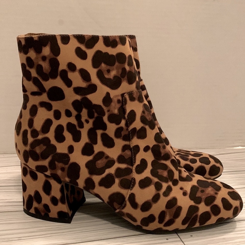 Rogue Helium Cheetah Print bootie Sz 7.5